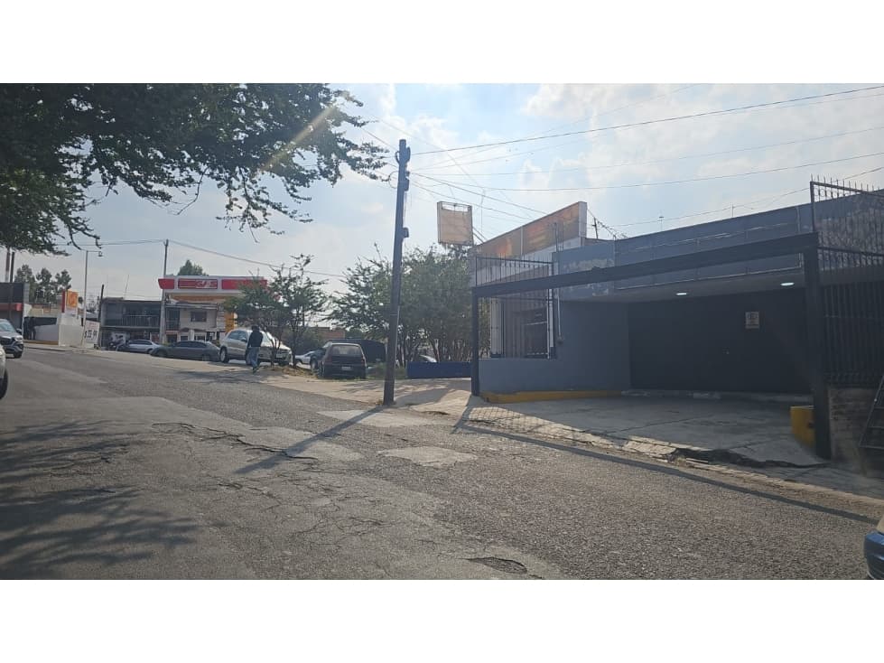 ESQUINA COMERCIAL LOCALES Y TERRENOS EN RENTA TONALÁ JUNTO A LA GAS - 1
