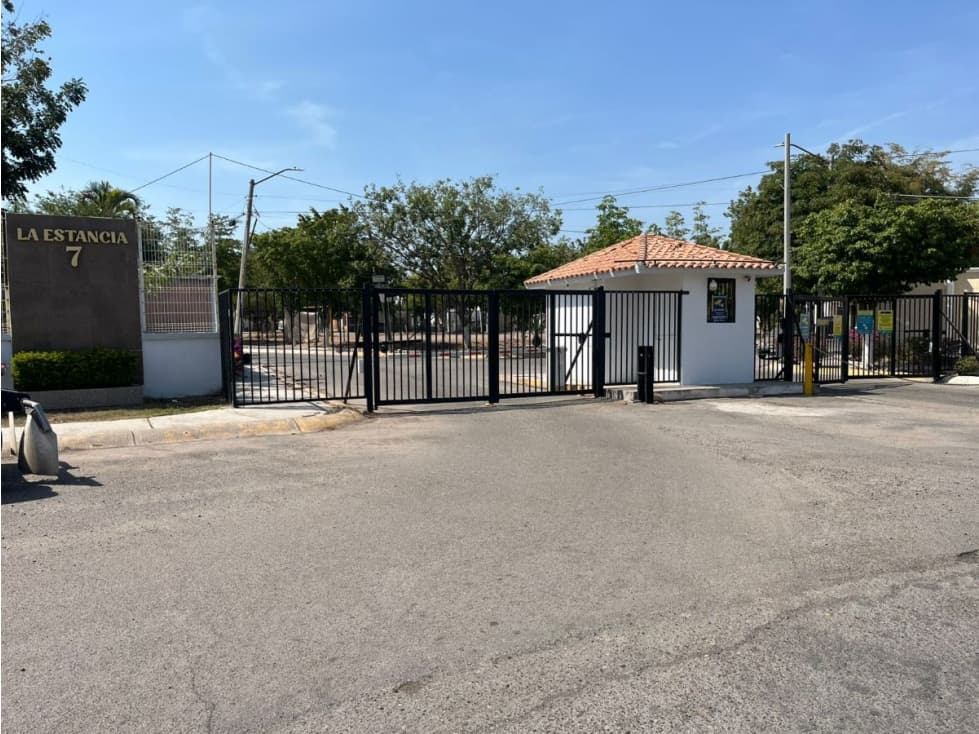 Casa con Entrega Inmediata en Privada La Estancia II, Culiacán - 1