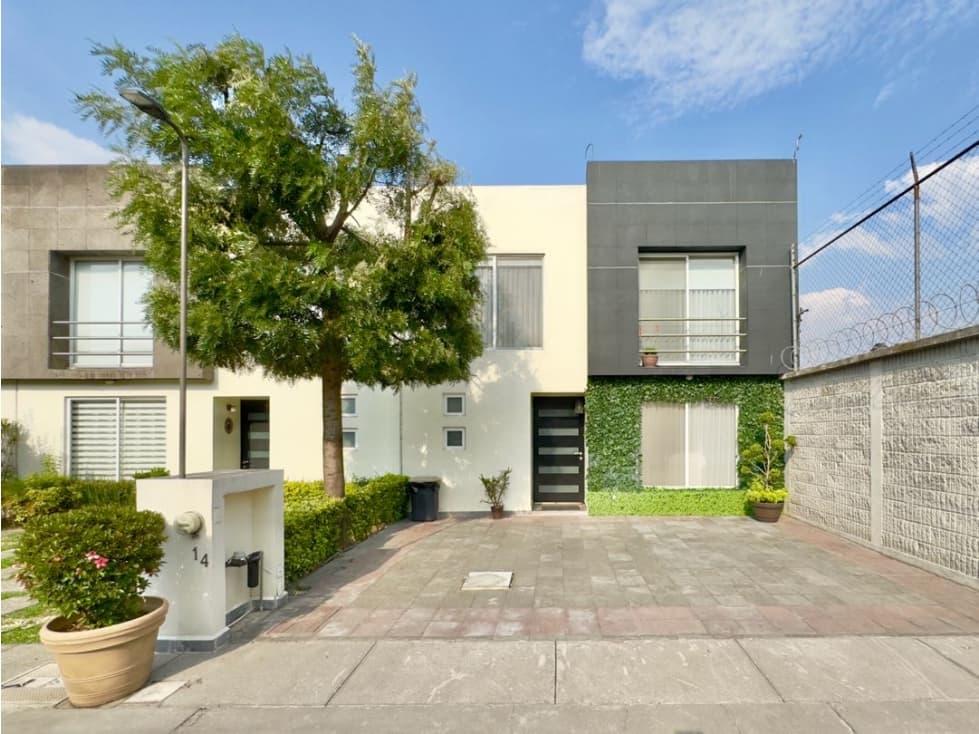 Casa en Venta en Residencial Cantera mil3 en San Mateo Atenco - 1