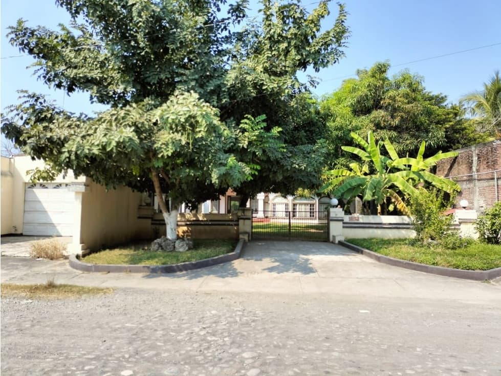 Espectacular Casa en Tecomán con 900m² de Terreno - Entrega Inmediat - 1