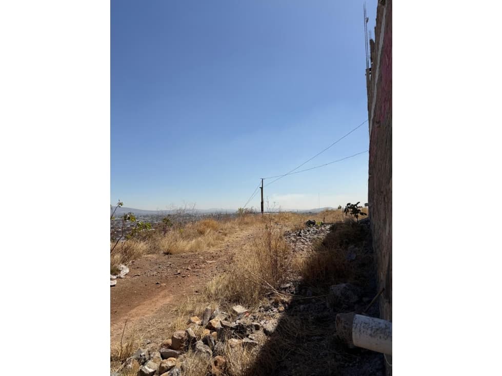 Gran oportunidad de inversión Terreno en Jardines del Tapatío - 1