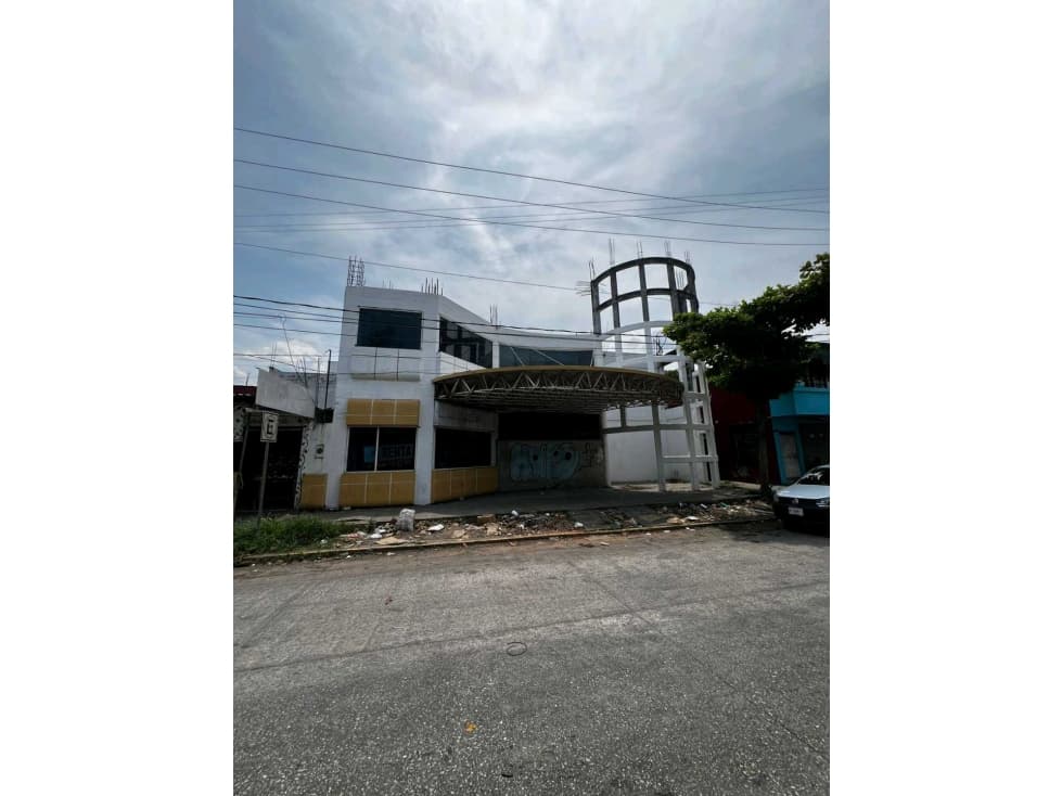 Local Comercial en Renta Av. Lazaro Cardenas.com - 1