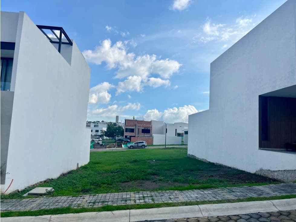 Terreno en venta en Lomas de Angelópolis zona azul - 1