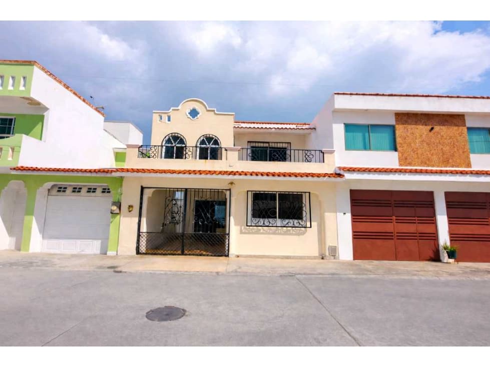 VENTA-CASA EN PRIVADA 4 RECÁMARAS 3.5 BAÑOS CUARTO DE SERVICIO SABINA - 1