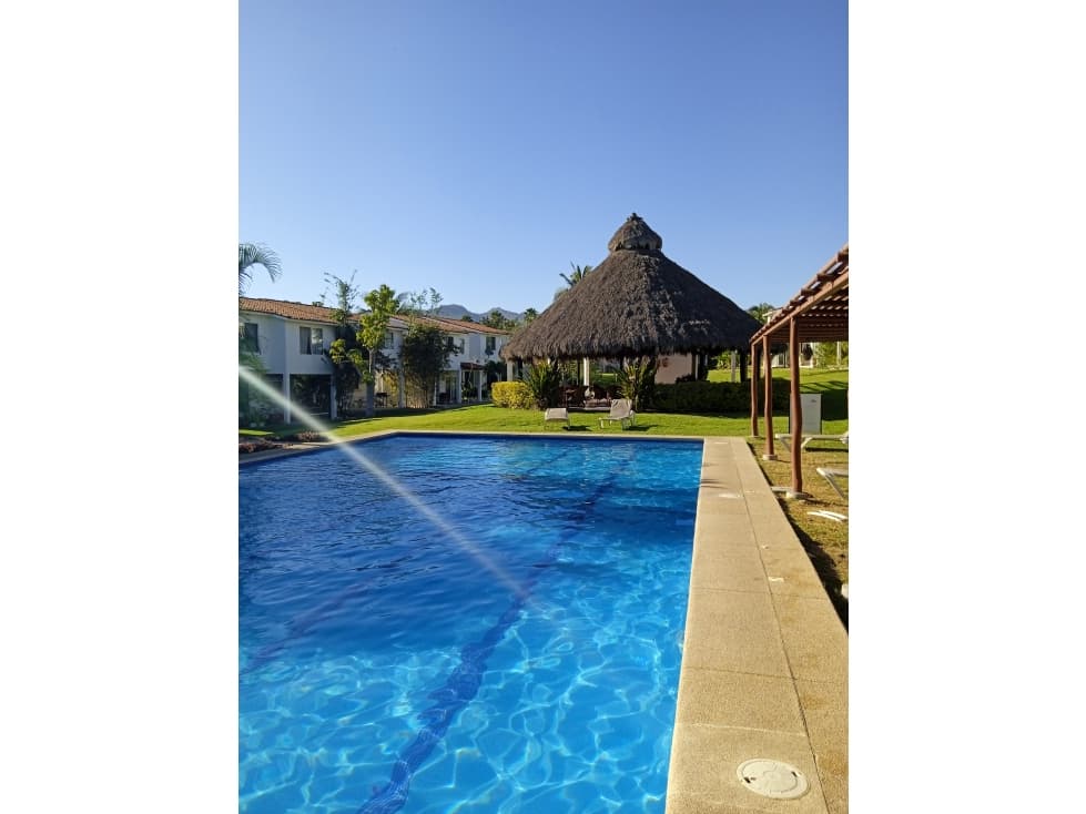 CASA EN RENTA EN LA CRUZ DE HUANACAXTLE - 1