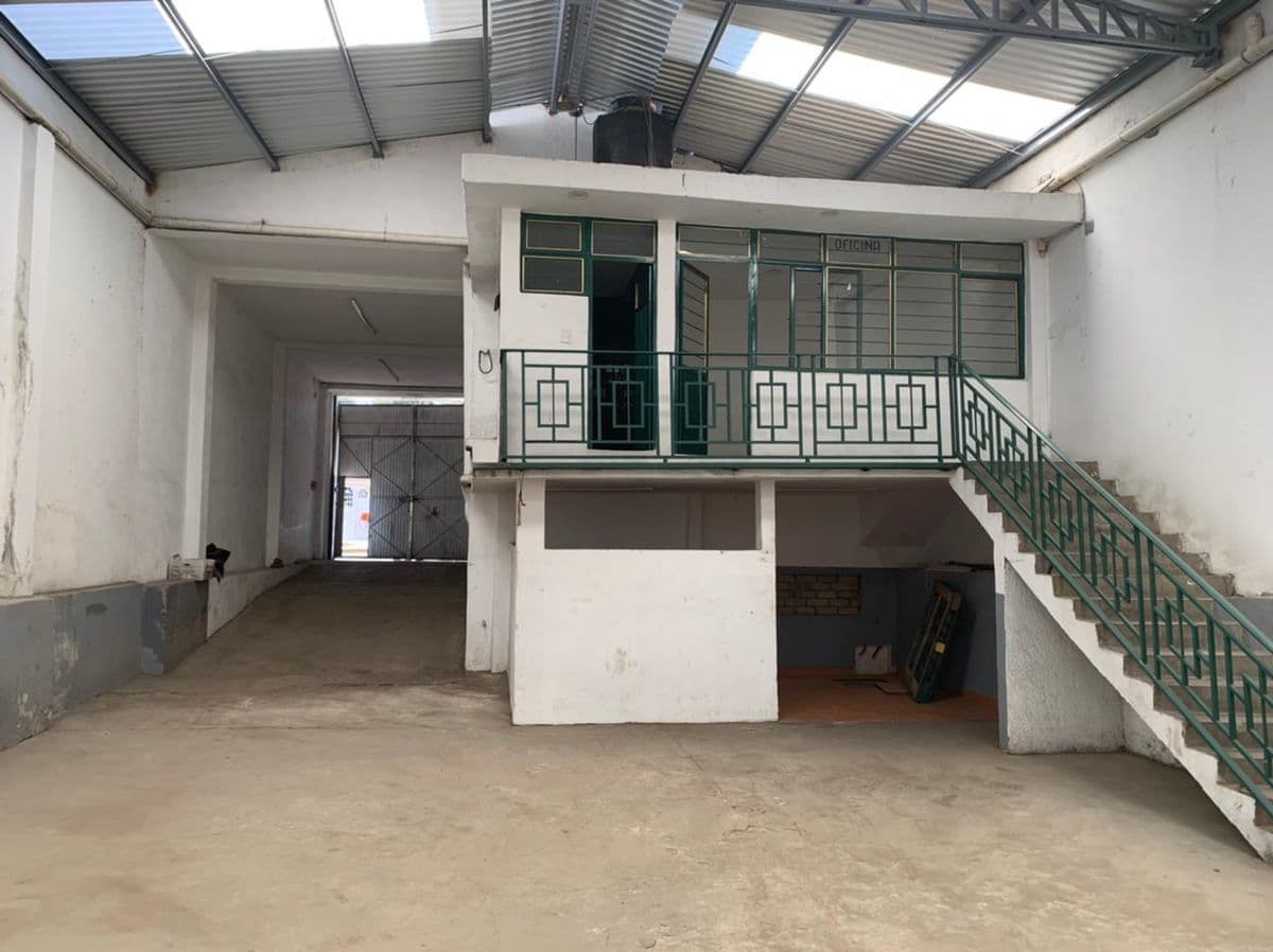 Se Vende Amplia Bodega comercial en Libramiento Pátzcuaro - 1