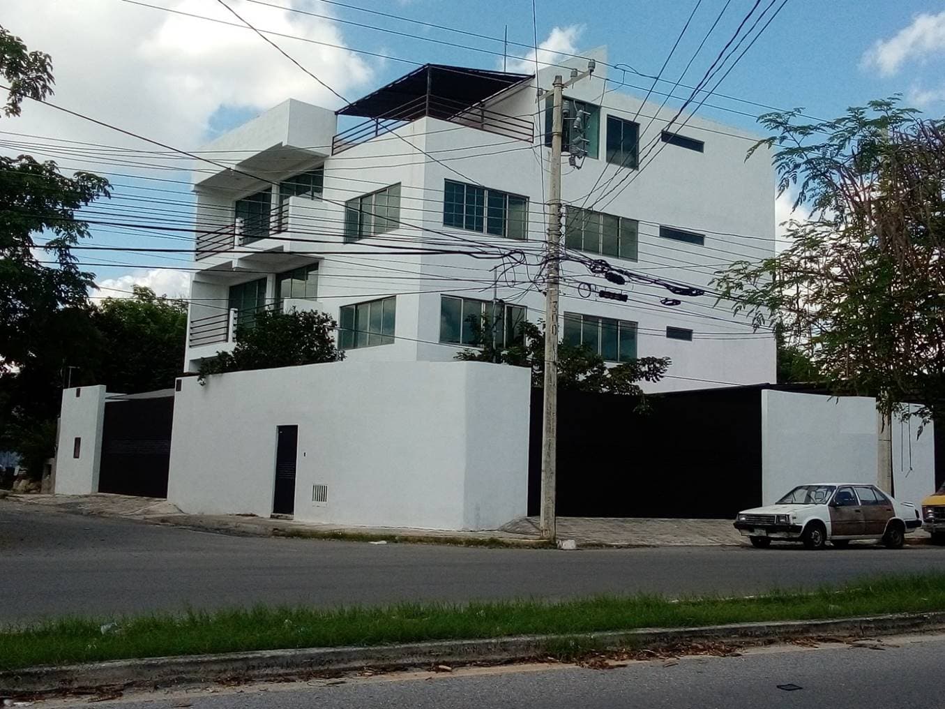 EDIFICIO EQUIPADO 4 NIVELES EN VENTA JUAN B SOSA MERIDA VENTA/RENTA - 1