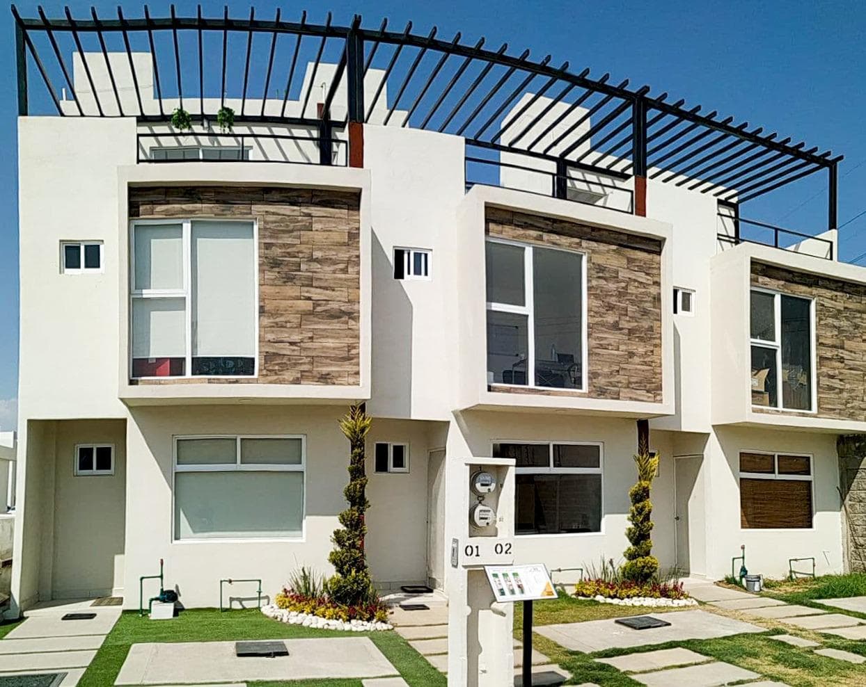 Casa En Venta Cerca De VW Outlet  Acceso Rápido A Autopista - 1