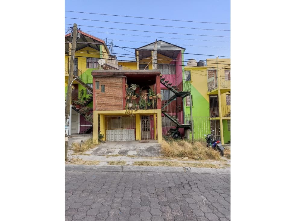 -DEPARTAMENTO SEGUNDO NIVEL LOMAS DE MORELIA - 1