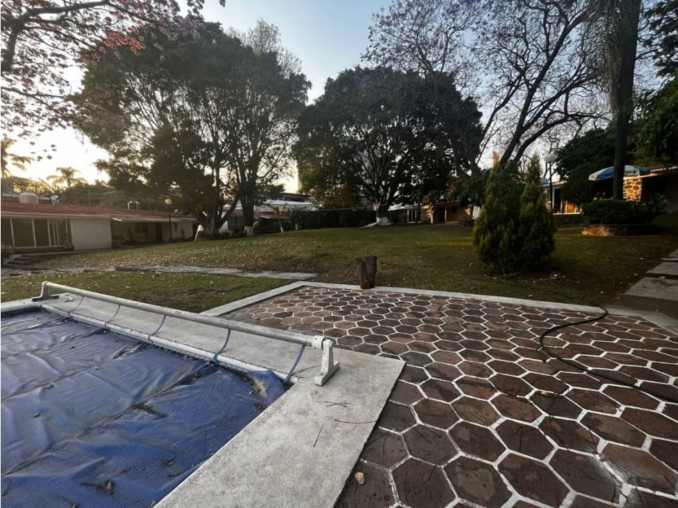 Venta o Renta de Casa en Condominio en Jardines de Cuernavaca - 1