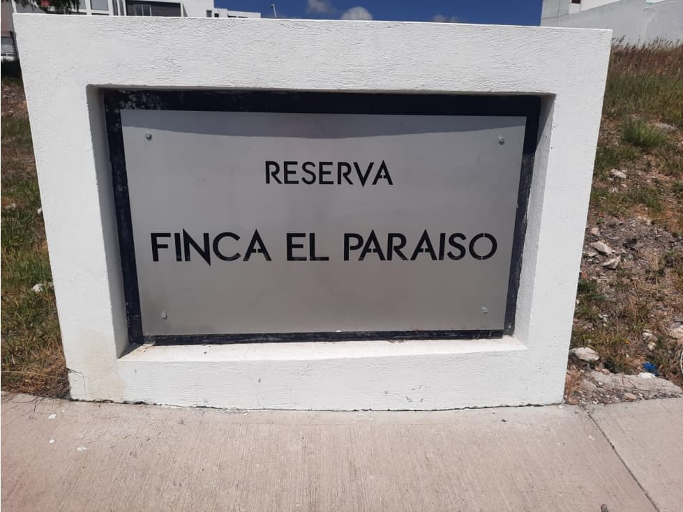 Venta excelente terreno descendiente en Juriquilla Preserve. - 1