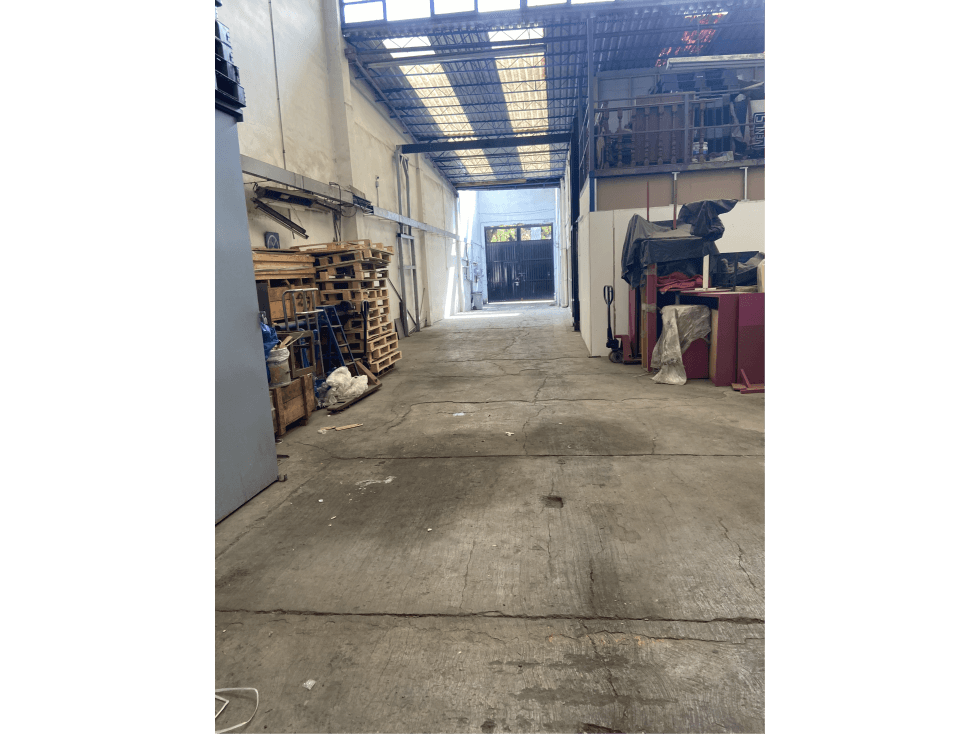 BODEGA  Y TERRENO - 1