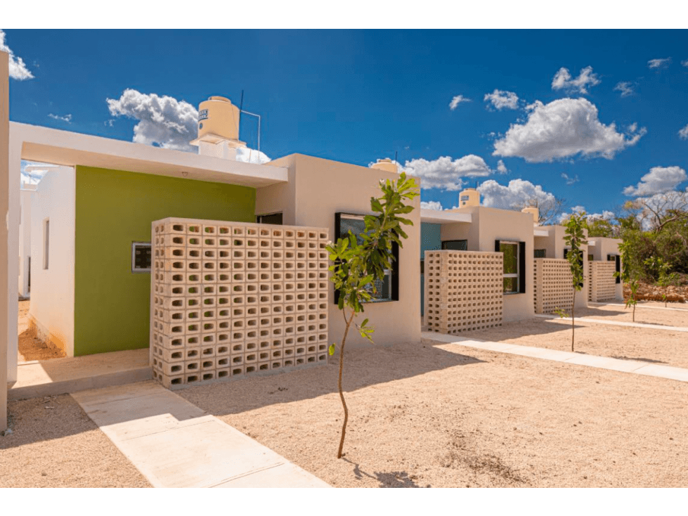 CASA EN VENTA EN FRACCIONAMIENTO AMANECERES ORIENTE, YUCATAN - 1