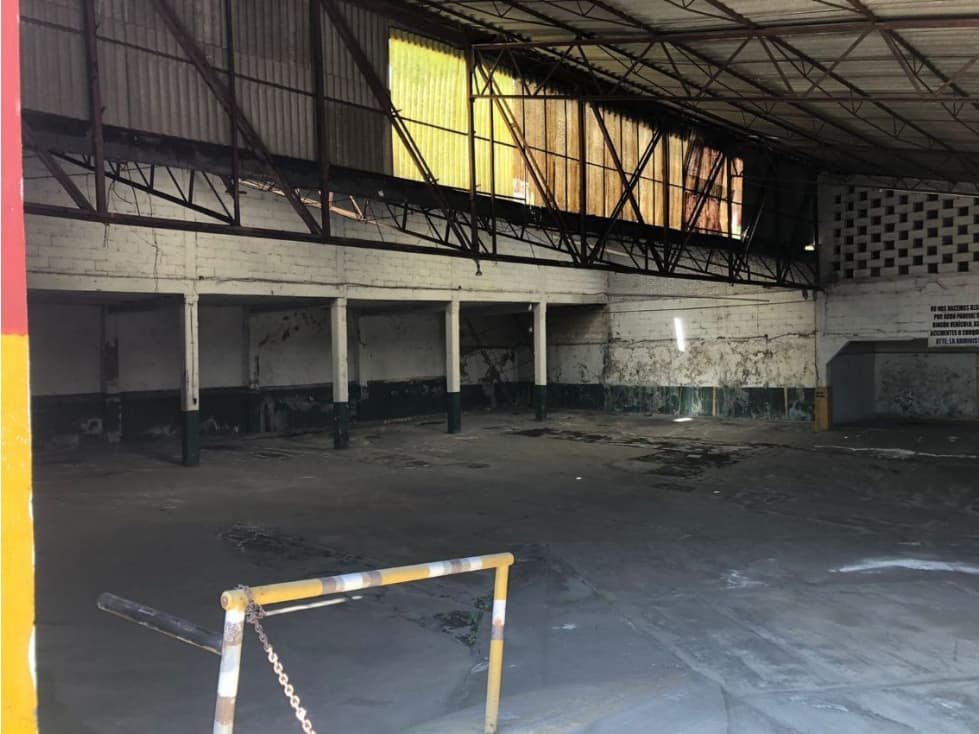 SE RENTA BODEGA AL NORTE DE CUERNAVACA - 1