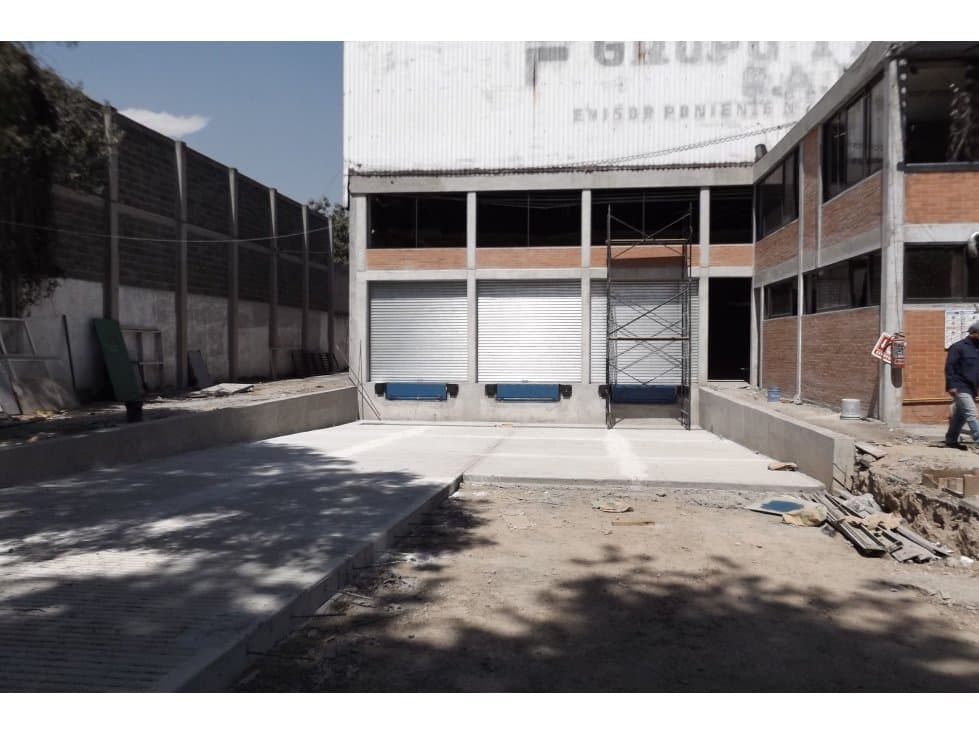 BODEGA DE 5 868 M2 RENTA CONDOMINIO CUAUTI MEX - 1