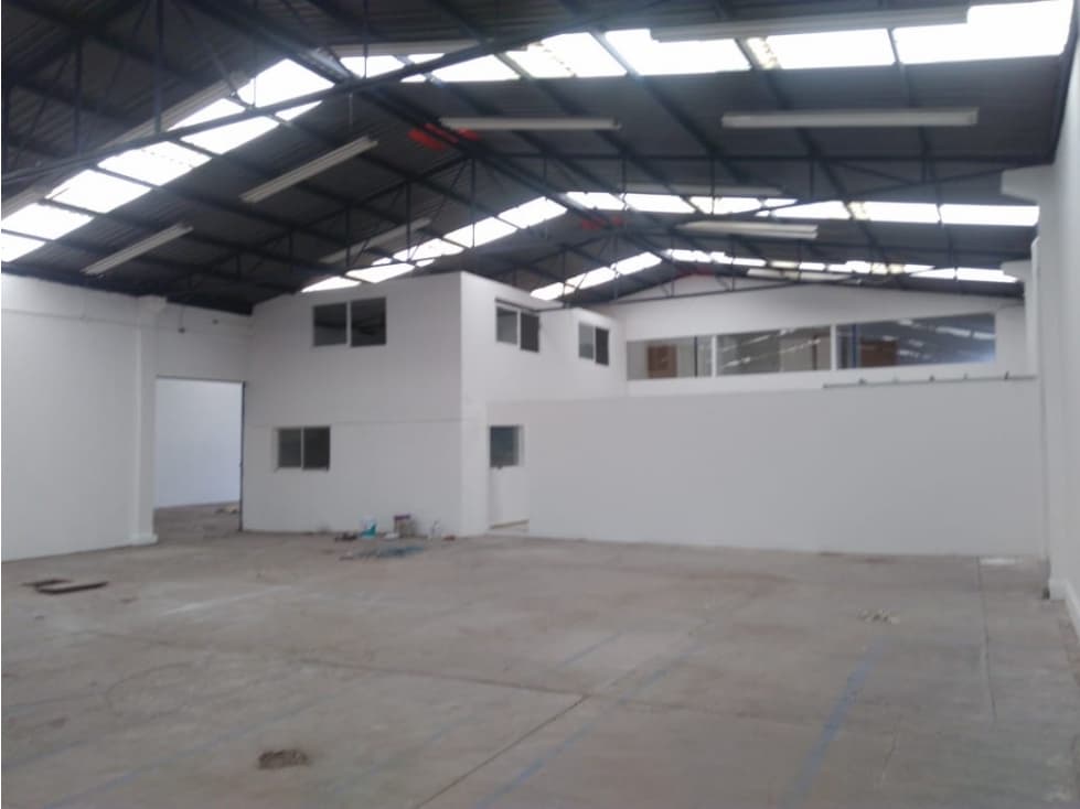 Bodega 752 m² Disponibles en Renta Metepec - 1