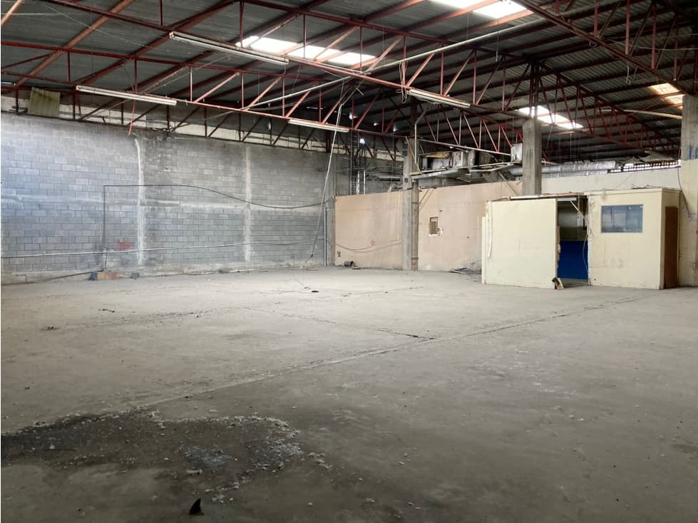 Bodega Renta a Metros ave Revolución en la Española 800 mts2 LSL - 1