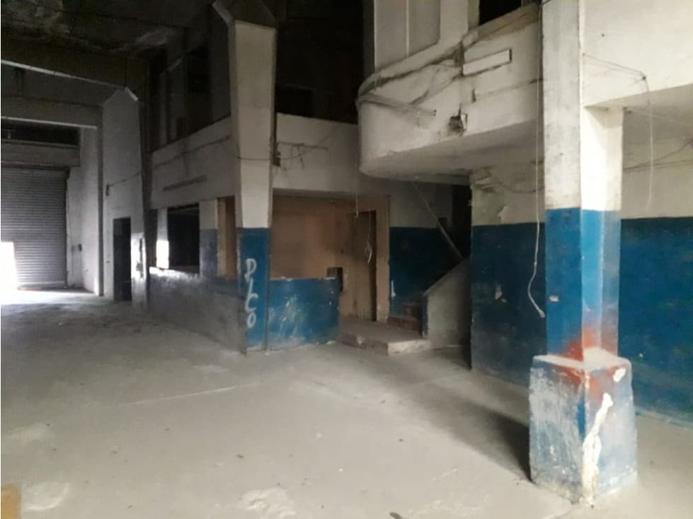 BODEGA EN VENTA EN PLENO CENTRO 3 NIVELES SOTANO 585 M 2 $ 20.000.000 - 1