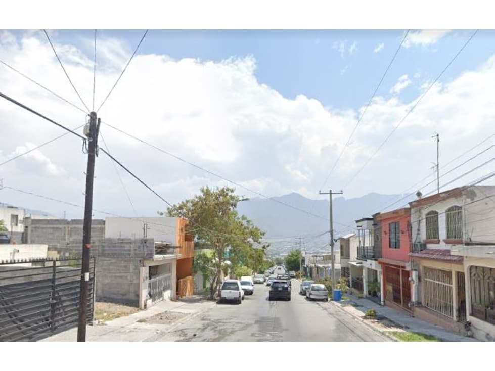 VENTA DE CASA EN LAS SOMBRILLAS, SANTA CATARINA, NUEVO LEON - 1
