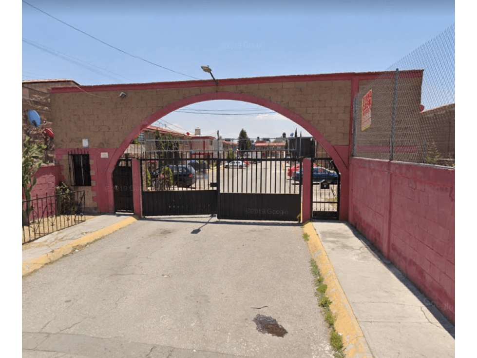 SE VENDE CASA DENTRO DE UNIDAD HABITACIONAL EN TULTITLAN - 1