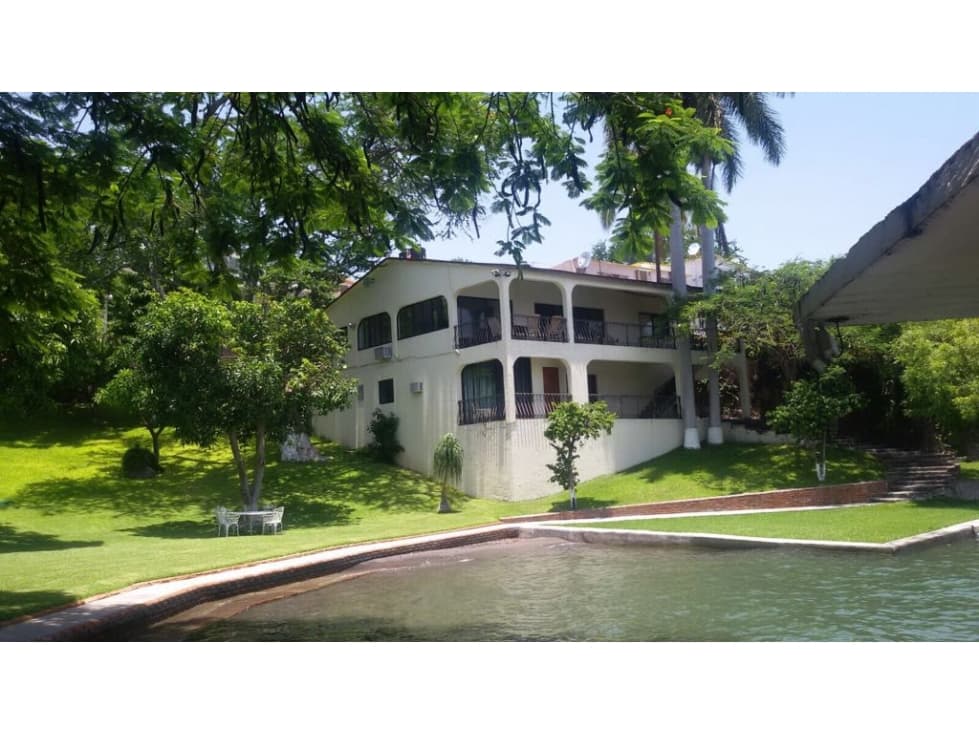 CASA EN VENTA A ORILLA DEL LAGO "MAR" - 1