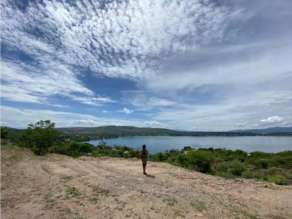 TERRENOS EN VENTA CON VISTA AL LAGO "RESIDENCIAL ZERENNA" - 1