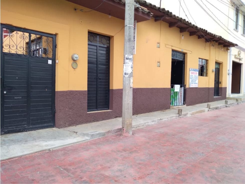 CASA EN VENTA CENTRICA - 1