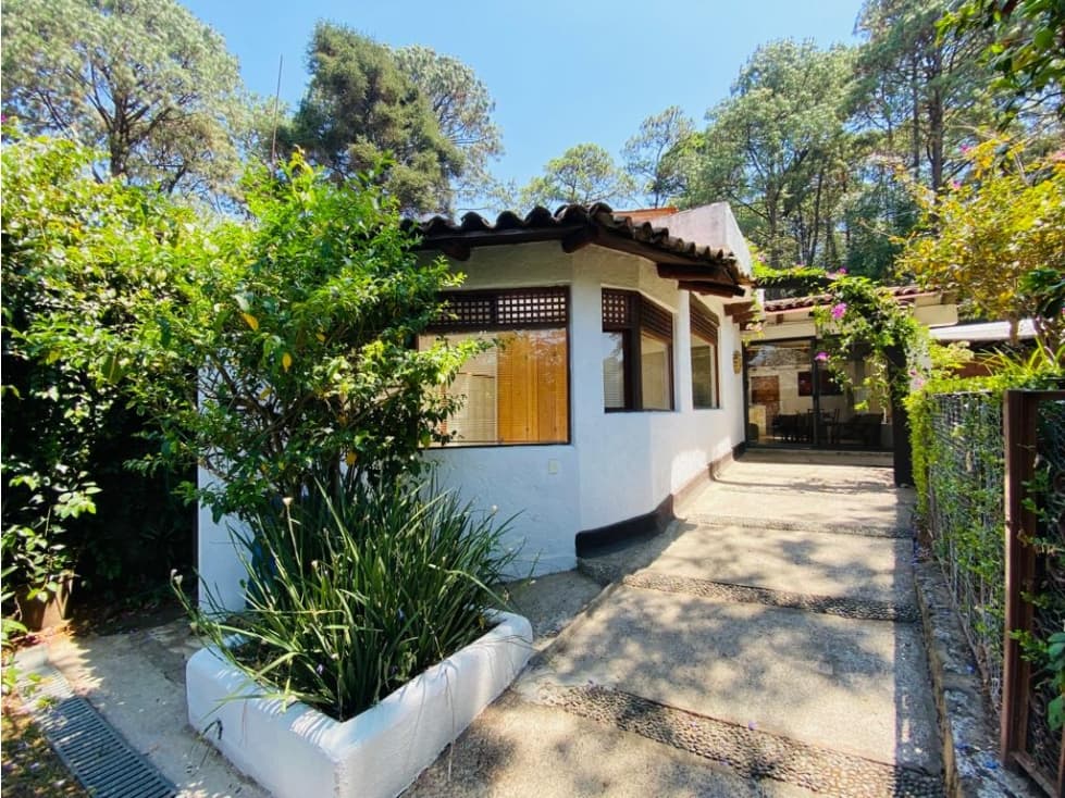CASA EN RENTA BUGAMBILIAS - 1