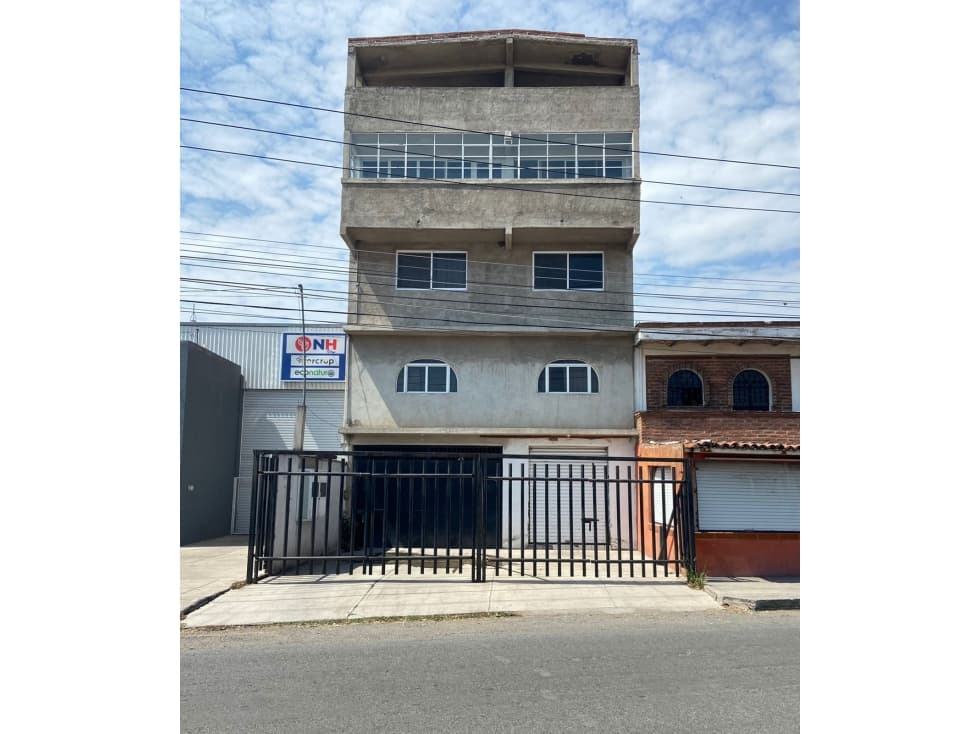 Propiedad comercial en Venta Yurécuaro, Michoacán - 1