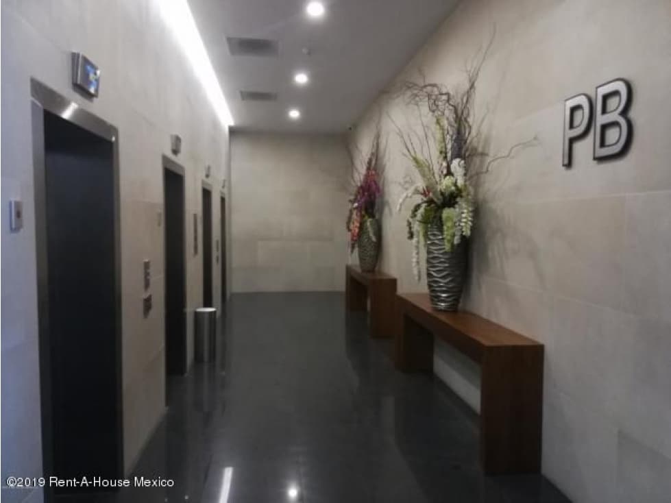 Oficina comercial con mezanine, Piamonte. VENTA - 1