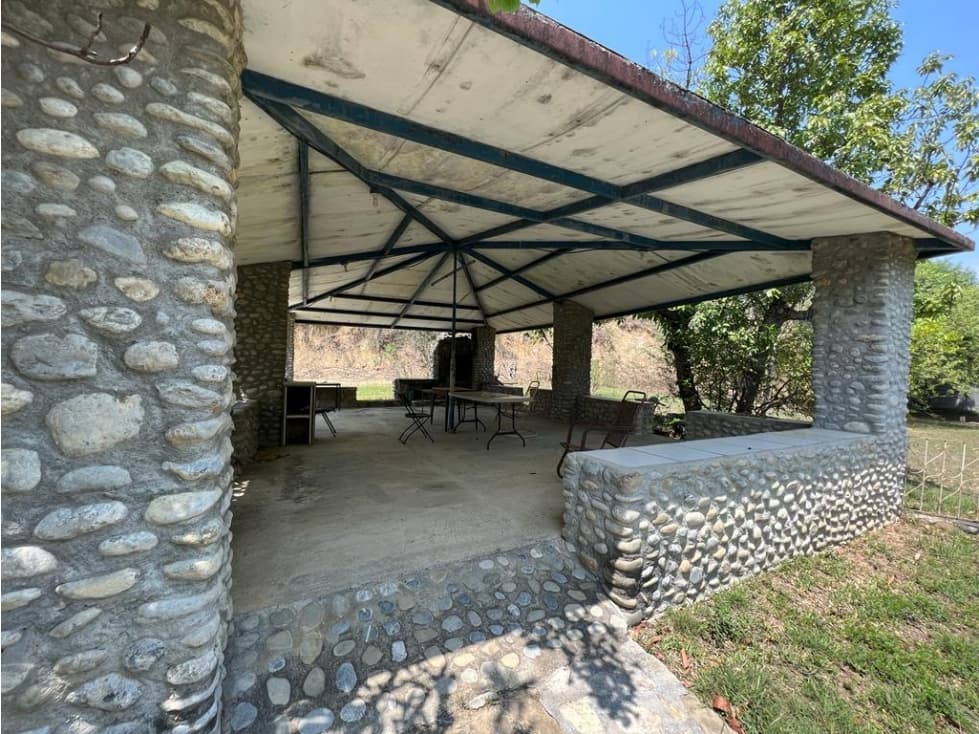 QUINTA EN VENTA CARRETERA NACIONAL EL RANCHITO - 1