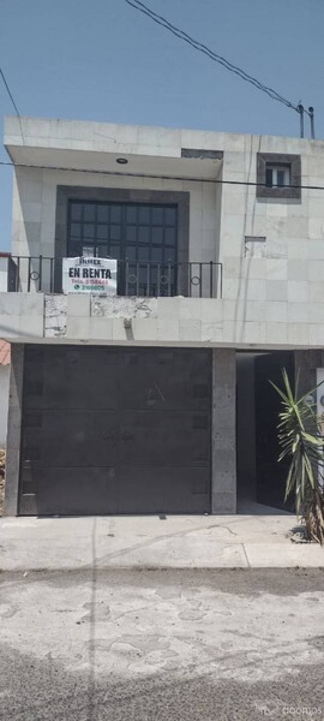 SE RENTA CASA EN COL. EL TAHI - 1
