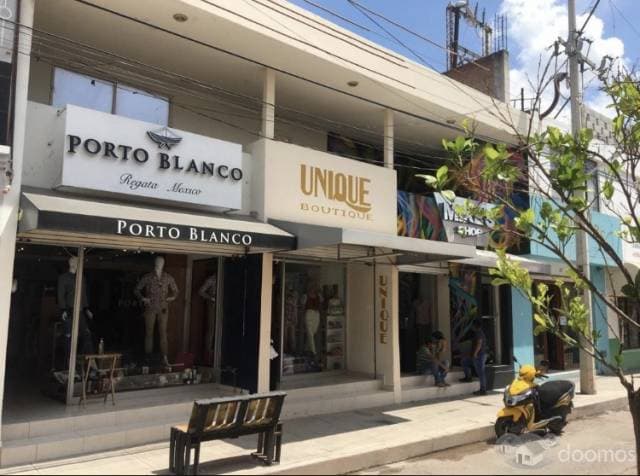 3 Locales Comerciales En Primer Plano Del Centro De Rioverde - 1
