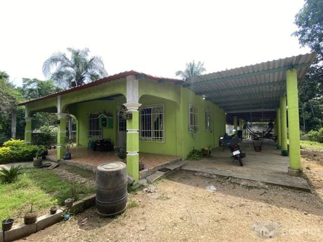 BONITA CASA CENTRICA EN VENTA - 1