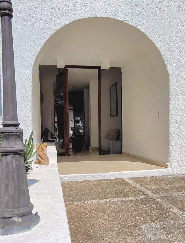 V411 Villa en Venta 3 recamaras Campo de Golf Ixtapa - 1