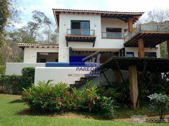 C102 INVERSIONISTAS Conjunto de 5 lotes y 1 casa en Venta 3 recamaras en Contramar Ixtapa - 1