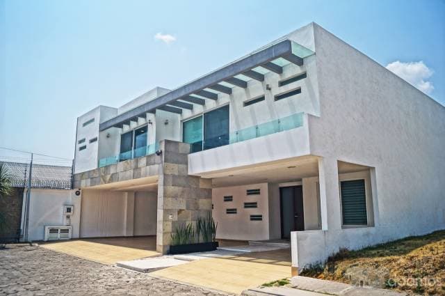 CASA EN VENTA EN PUEBLA  ENFRENTE DE UNIVERSIDAD IBEROAMERICANA - 1