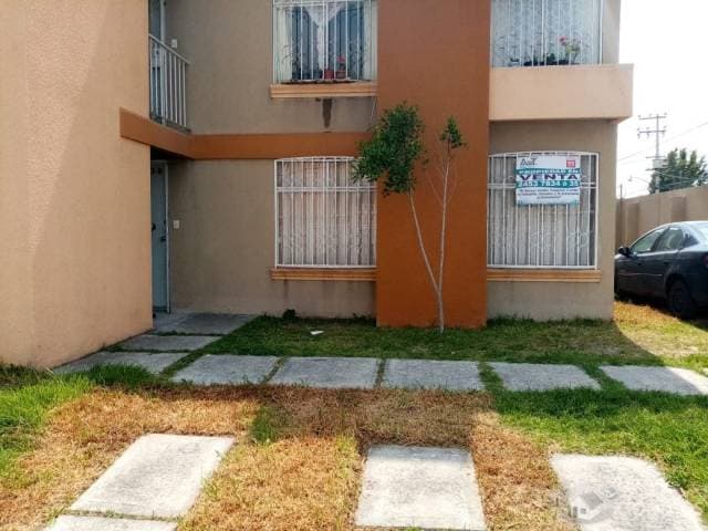 En Venta Hermoso Departamento Semi Nuevo, planta baja con Excedente en Los Héroes - 1