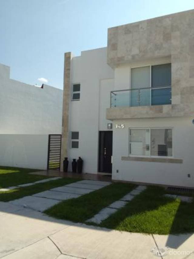 Casa en renta Irapuato Gto. dos plantas - 1