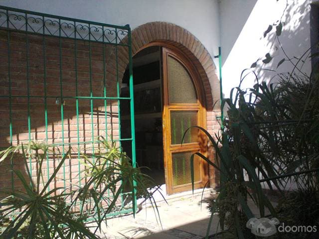 SE RENTA CASA EN ESQUINA - 1