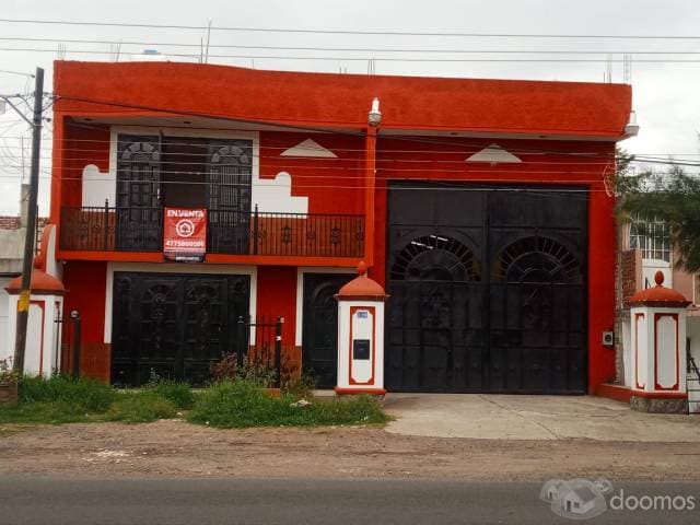 CASA GRANDE, CON LOCAL COMERCIAL Y BODEGA. - 1
