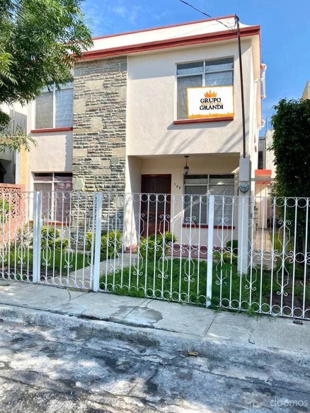 Casa en venta en San Nicolás, RESIDENCIAL ROBLE, muy cerca de Av. Arturo B. de la Garza, Av. Sendero, Av. Universidad, Av. Morenita Mía y Av. Santo Domingo. - 1
