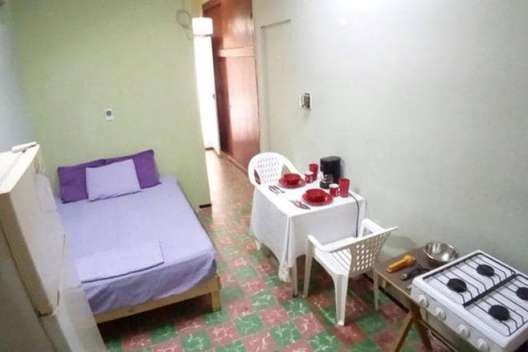 PARA 2 PERSONAS POR DÍA, CON WIFI, CLIMA, COCINA Y GARAGE. - 1