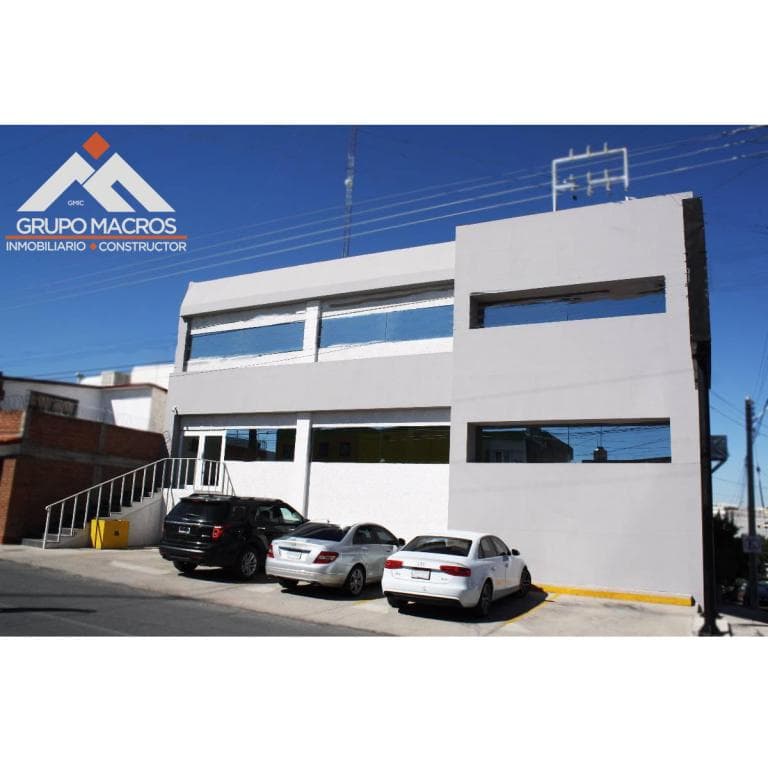 Oficinas con sub estación, elevador industrial y bodega - 1