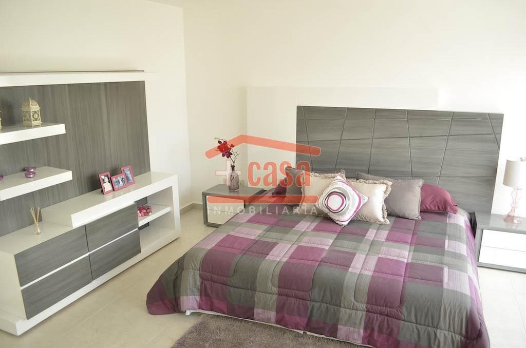 Casa en Zibata a 10 min de Paseos Querétaro - 1