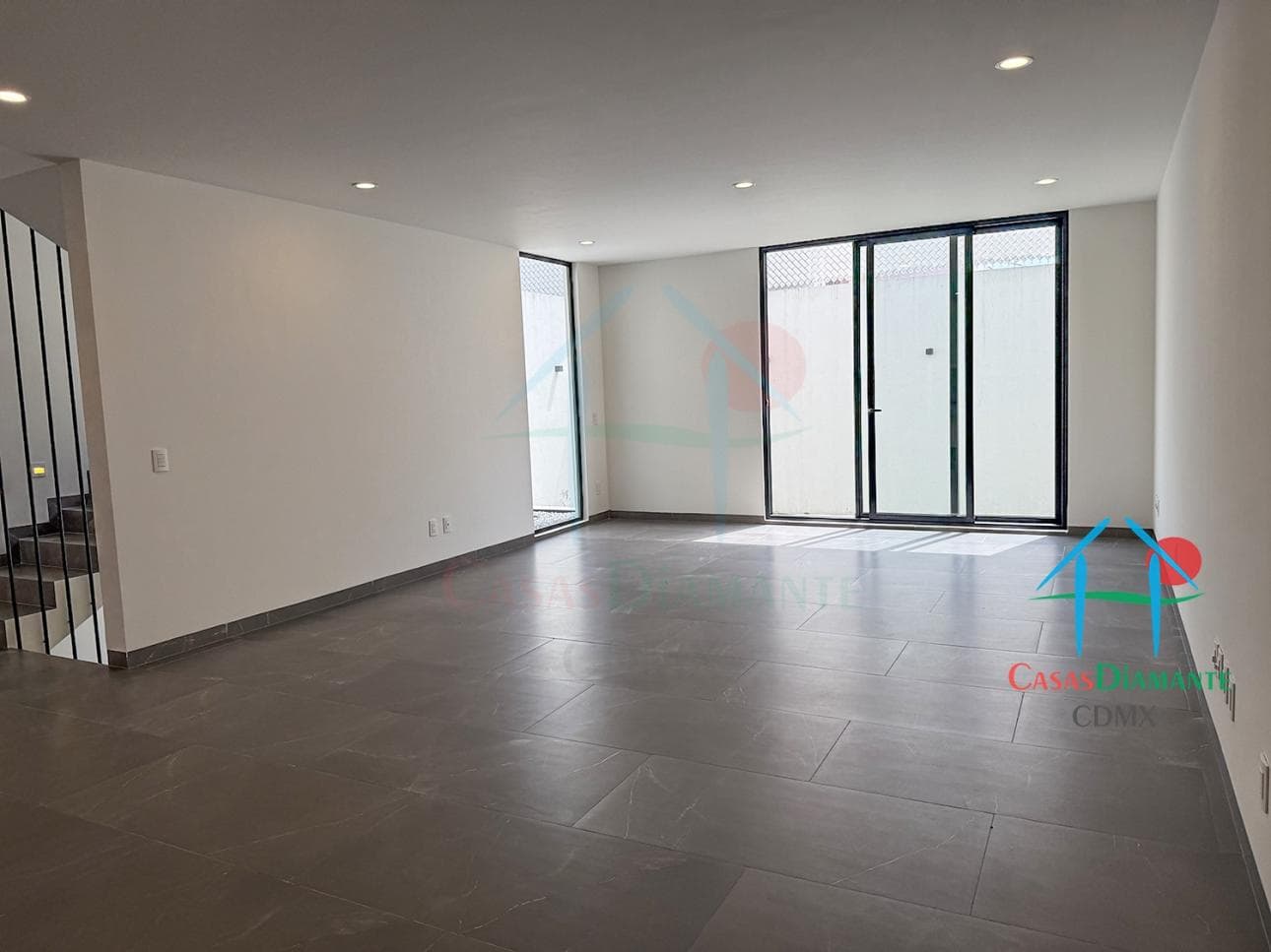 Casa en Las Águilas. Con Jardín y 3 Recámaras con Vestidor - 1