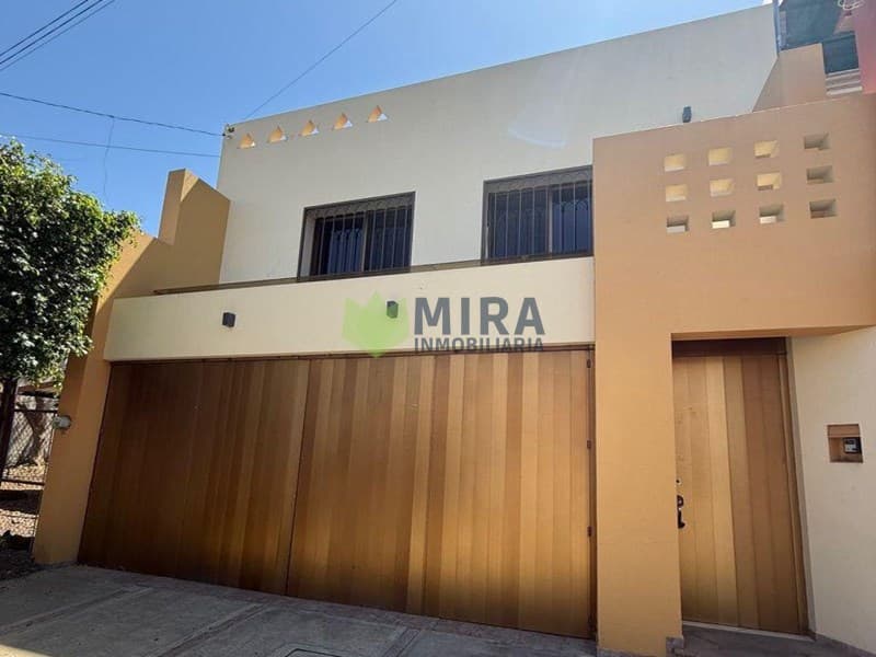 CASA EN RENTA DE 5 HABITACIONES EN LA LUNETA, ZAMORA, Zamora de Hidalgo Centro - 1