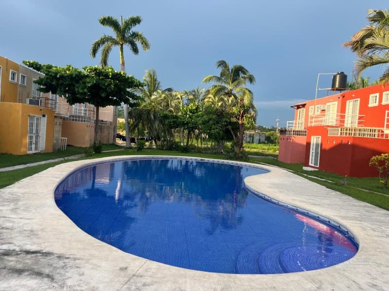 CASA CON ALBERCA EN ACAPULCO EN LOS TULIPANES, Acapulco de Juárez Centro - 1