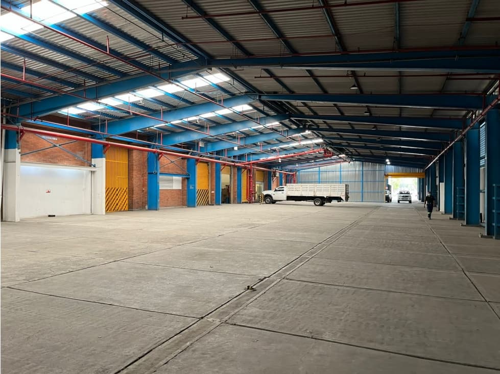 RENTA DE NAVE TLANEPANTLA 1,300M2 - 1