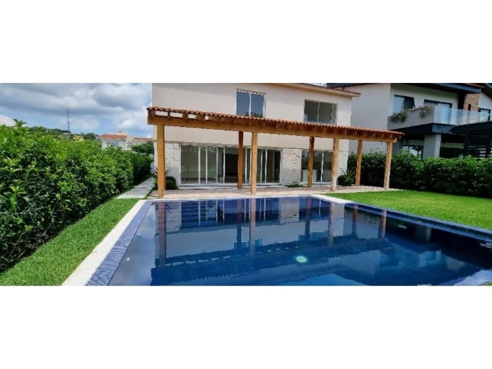 Venta de Casa Sola en Paraiso Country Club - 1